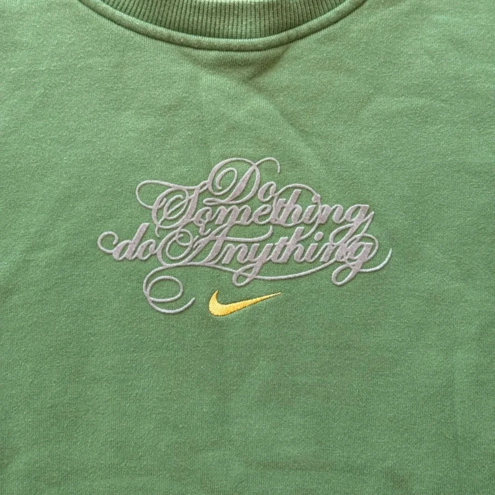 Nike Sweatshirt Kids XL Green Do Something Do Anything Embroidered 204755-348